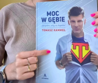 „Moc w gębie” – Tomasz Kammel „Moc w gębie” – Tomasz Kammel